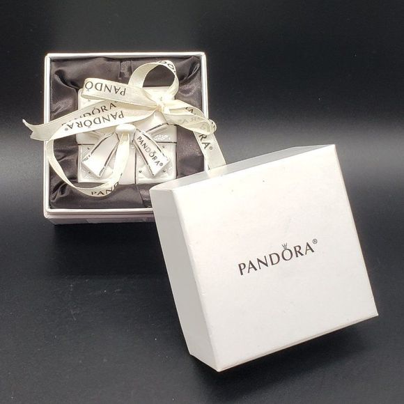 Pandora 2016 Porcelain White Silver Quilted Christmas Present Ornament - Picture 2 of 15